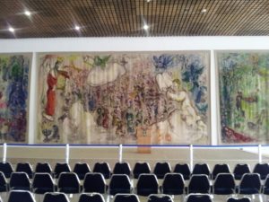 Tours in Jerusalem withe Yishay Shavit - The Chagall tapestries in the Knesset