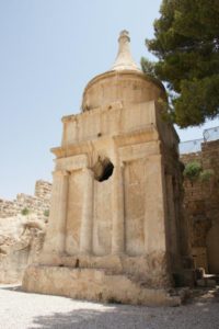 Tours in Jerusalem withe Yishay Shavit - The Tomb of Absalom a Photo by Jacob Ganz.
