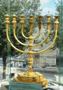 Tours in Jerusalem withe Yishay Shavit - The Menorah in the Jewish quarter