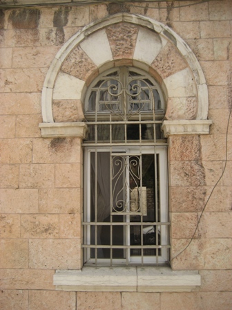 Tours in Jerusalem withe Yishay Shavit - Doors and windows - Sheikh Jarrah