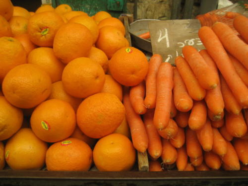 Tours in Jerusalem withe Yishay Shavit - all is orange in Mahane Yehooda Market