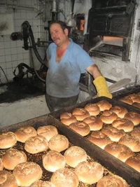 Tours in Jerusalem withe Yishay Shavit - Lendner bakery in Mea'a Shearim
